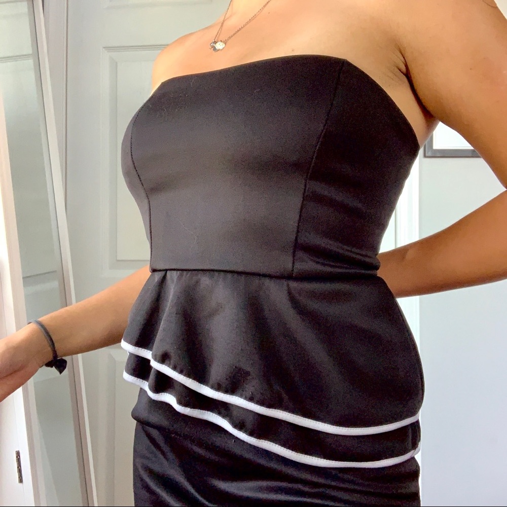 Super cute peplum dress 😍👗🖤